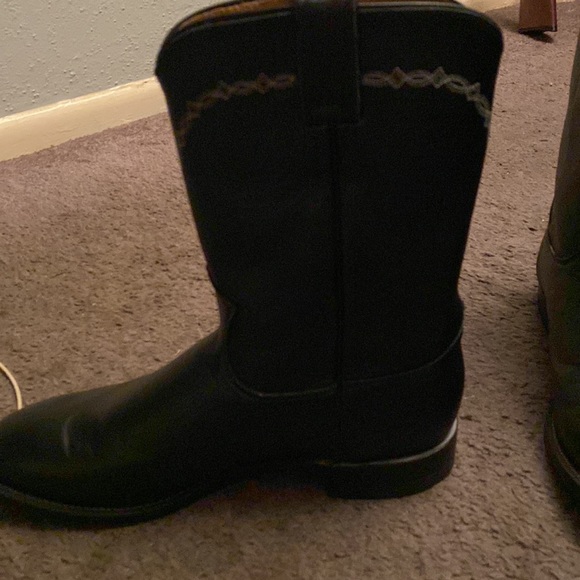 Brand new, traditional ropers and Free boot bag